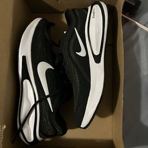 Nike Black & White Womens Running Sneakers